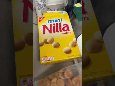 Add a touch of cool whip for the ultimate banana pudding #bananapudding #recipe