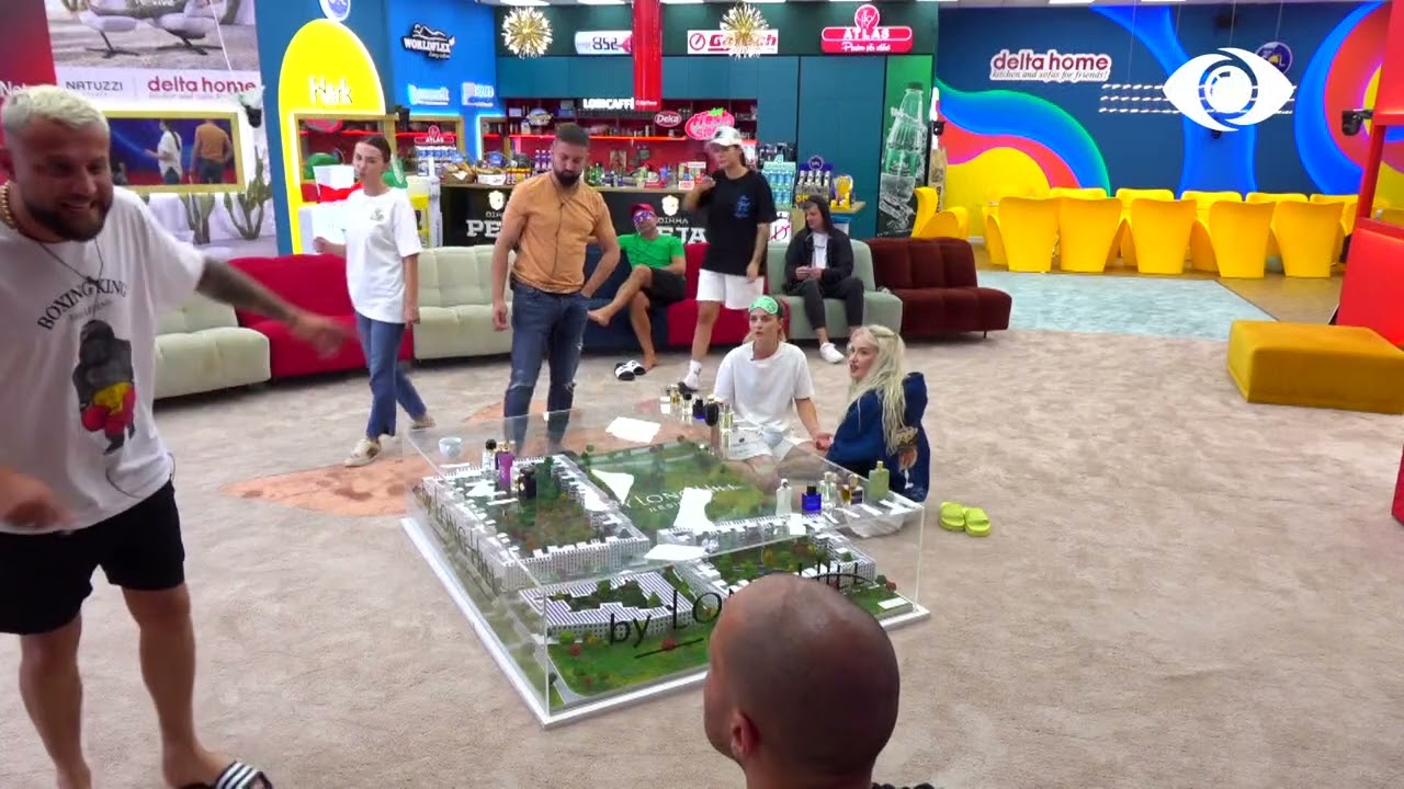 Sfida e Parfumeve/ Banorët përpiqen të gjejnë fragrancat