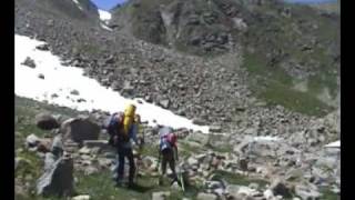 preview picture of video 'Hiking near Elbrus. Поход с детьми в Приэльбрусье.'