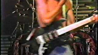 RATT - NOBODY RIDES FOR FREE-LIVE