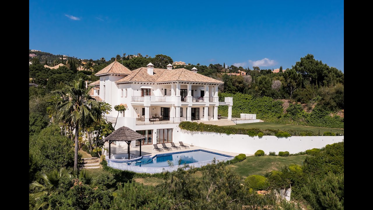 Prestigieuse villa de luxe avec piscine intérieure à vendre dans l'enclave exclusive de La Zagaleta, Benahavis