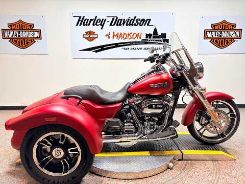 2019 FLRT Harley-Davidson® Freewheeler® Wicked Red Denim