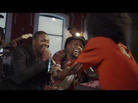 Damásio Brothers - Me Abraça (Official 4K) | 2023