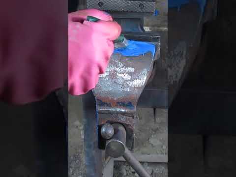Tool restoration 🛠️ Rusty Swivel Vise 🗜️ Perfect Restoration 👌 #Shorts