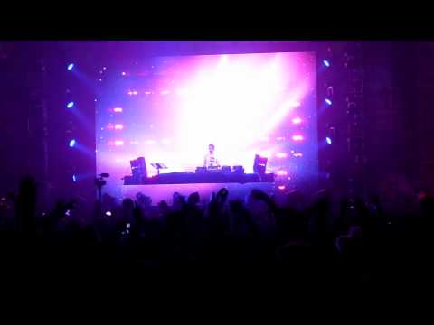 Calvin Harris - Dirty Talk (Laidback Luke Remix) @ Beyond Wonderland 2011