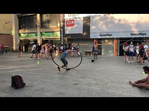 Барселона. Уличный молодец.