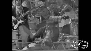 Paul Revere &amp; The Raiders - There She Goes