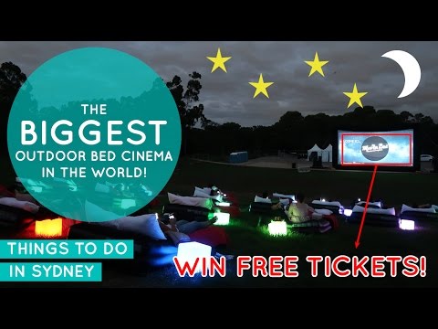 世界上最大的戶外床鋪影院!- 我們的 "床上電影 "體驗 (The Biggest Outdoor Bed Cinema In The World! - Our Mov'In Bed Experience)