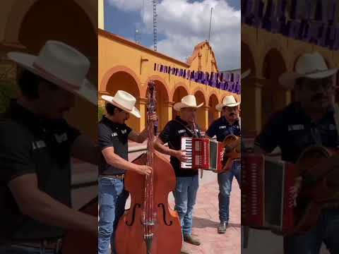cantando en plaza de #San Ciro de Acosta #musicacampirana