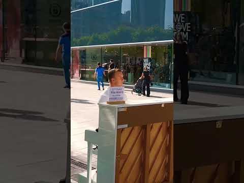 Frankfurt auf der Zeil Klavierspieler🎶🎹🎵🎼#live#livemusic#music#piano#klavier#klasik#zeil#frankfurt