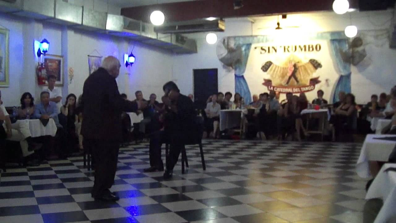 El maestro Alberto Podesta canta en Sin Rumbo, presenta Julio Duplaa-2