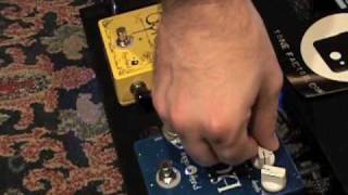Video thumbnail for Mojo Hand Luna versus Gyro Vibe guitar effects pedal demo with Strat & Dr Z Amp by gearmanndude