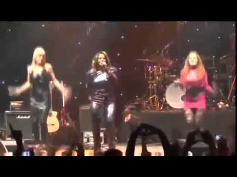 Neda Ukraden ft. Clea & Kim - Nije ti dobro - Live - (Zagreb 2012)