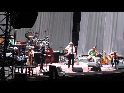 Show Me the Place / Happy Birthday (to Mitch Watkins) - Leonard Cohen (Pula soundcheck, Aug 1, 2013)