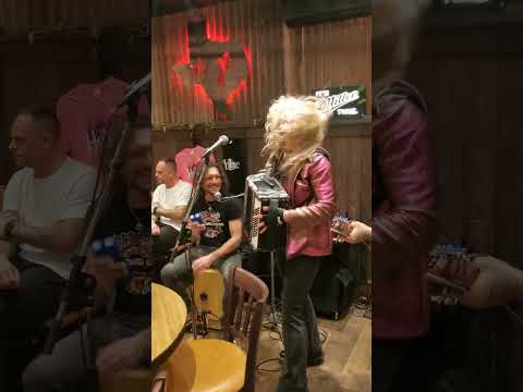 16/9 Breaking The law  Texas longhorn , Ellinor Asp