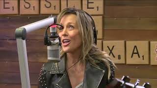 Fey - Comiéndome Tus Besos (En Vivo / Versión Acústica)