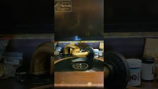 Dig Me Honey - Larry Clinton's Bluebird Orchestra Bluebird Records #10868 1940