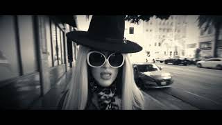 Video zu 'Brunette' ansehen