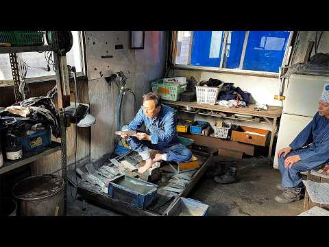 78 Year Old Blacksmith Makes Knives that Almost NEVER wear out