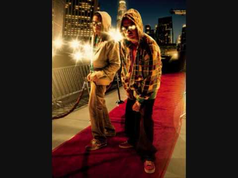 Khriz y Angel - Muevela