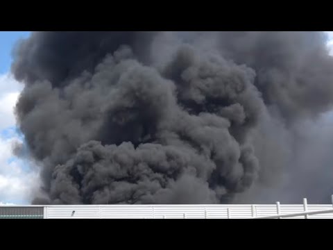 [Extreme Rauchwolke] Großbrand im Entsorgungsbetrieb  Emsdetten--Einsatzfahrten u. a. LANUV uvm!-(1)