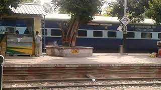 preview picture of video 'Hardoi railway'