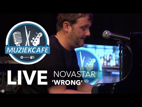Novastar - 'Wrong' live bij Muziekcafé