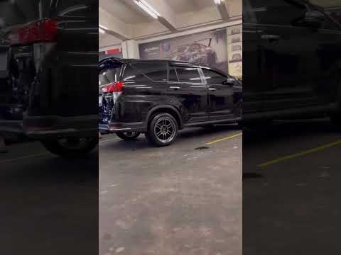 Tampilan Kijang Innova Reborn pakai velg racing r18 ENKEI RPF1 warna BLACK CHROME - velg mobil