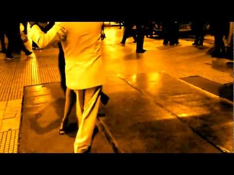 "TANGO ARGENTINO EN LA NOCHE PORTEÑA DE BUENOS AIRES ARGENTINA POR OSCAR VALMONT" 3D.HD. .