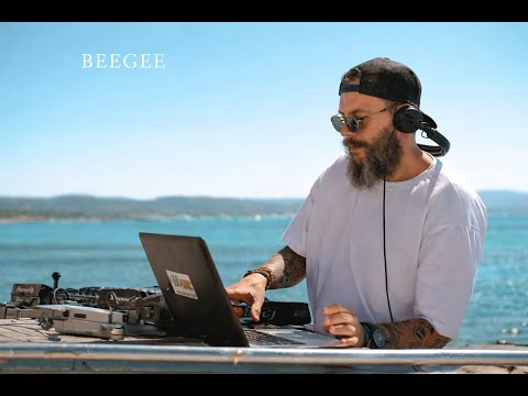 BeeGee – Çeşme, Turkey 🌊 | Melodic Techno Journey