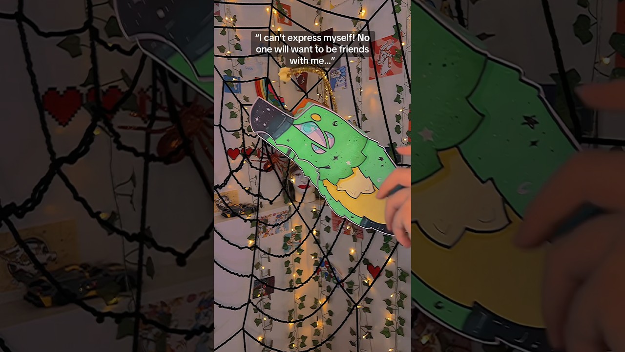 PLEASEEE IGNORE THE GLITCH AT THE BEGINNING! #dragon #puppet #paperdragon #dragonpuppet #artist