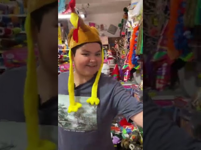 Vídeo relacionado con Boland 33201 - Set de detective para disfraces, accesorios para carnaval, set de disfraz, gorra, lupa y silbato, fiesta temática, JGA