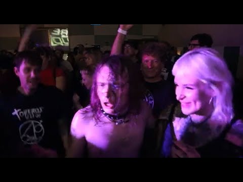 the CAVEMEN live We're loud Napoli 2022