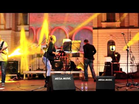 GRUPA ŽAOKE - Happy (Pharrell Williams) (Grožđenbal, Sremski Karlovci 2015)