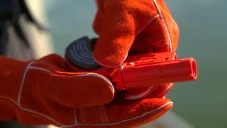 How Do I Use a Flare Gun