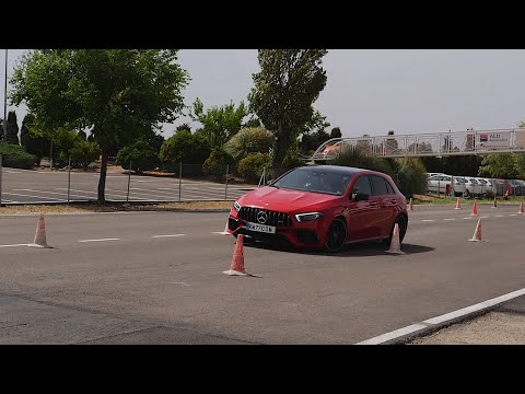 Mercedes-AMG A 45s 4MATIC+ 2020 – Maniobra de esquiva (moose test) y eslalon | km77.com