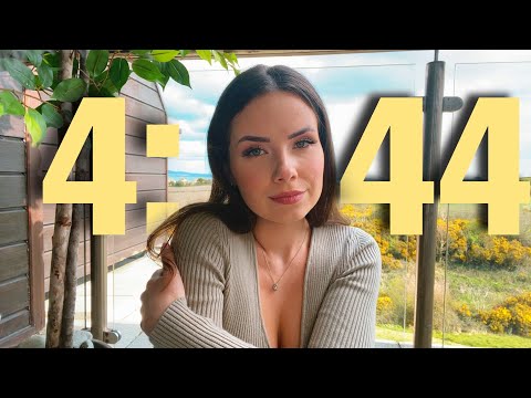 I woke up at 4:44. What angel number 444 showed me? Repeating number 444 meaning.