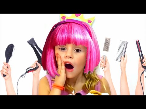 Nastya và Stacy chơi với đồ chơi làm tóc và nhuộm tóc