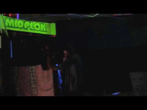 Reeps One at de vinger part 3, chilling into fast rollers (beatbox)