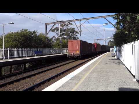 6BA6 with 5 Locos and 6BM7 incl 42202 at Point Clare  - 13/6/15