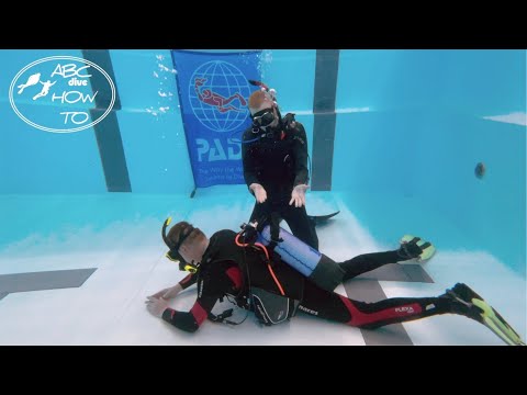 Loose Cylinder Band - PADI Open Water Diver Course demo [23/24]