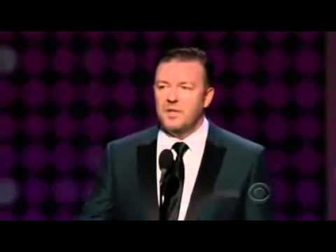 Ricky Gervais sbeffeggia i protagonisti di The Office agli Emmy Award 2009 (sub ita)