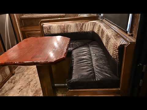 2018 Elite 3 Horse 18' LQ, Slide Out, Side Load, Air Ride, Fire Suppressant