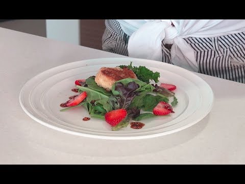Warm Goat Cheese Salad with Strawberries | Vegetarian Recipe