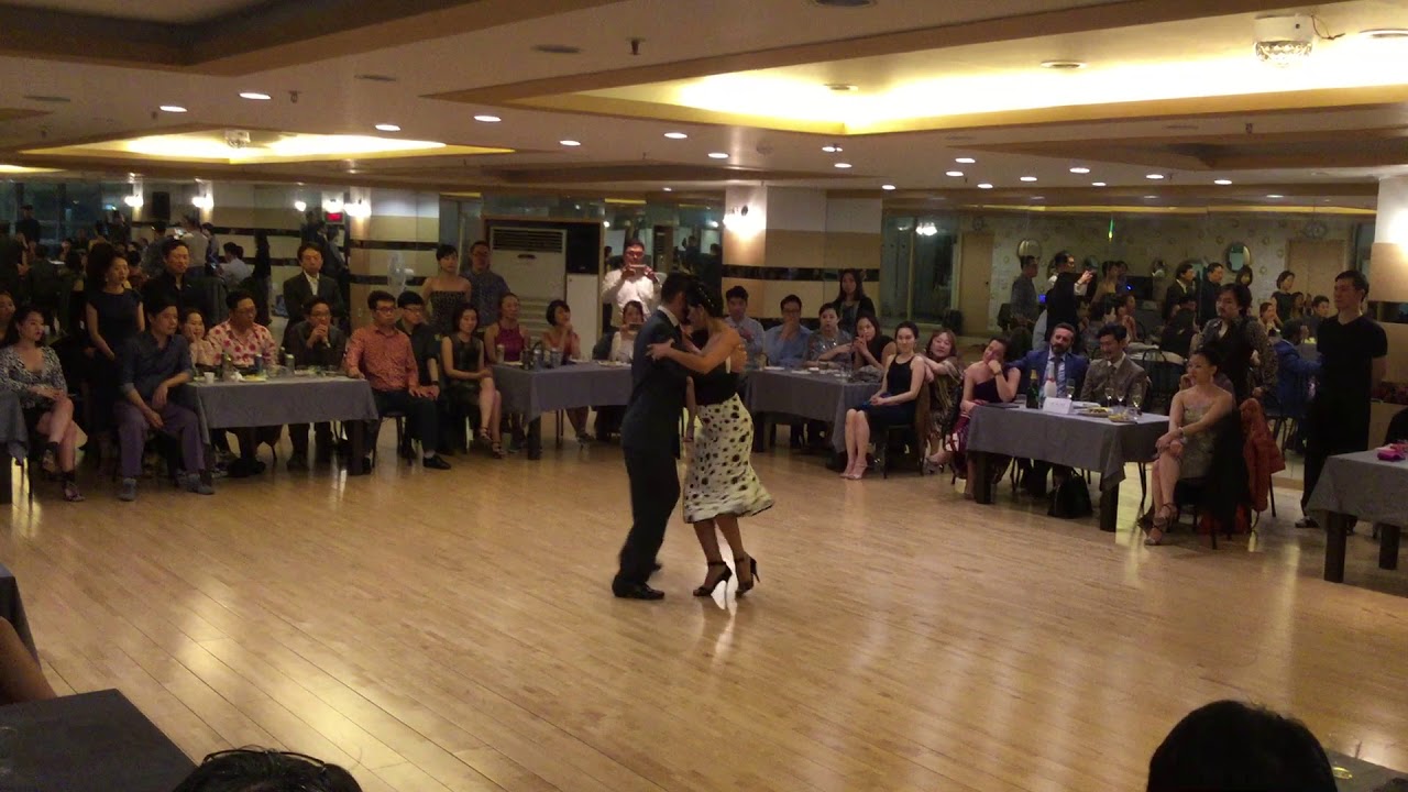 2017 Javier Rodriguez & Moira Castellano in Busan, 2/4