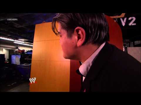 Ricardo Rodriguez runs into Santino Marella and the Cobra: SmackDown,
