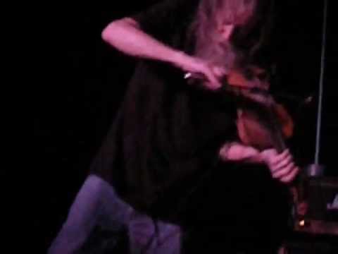 Randy Crouch Fiddles While Playing Guitar With His Feet!