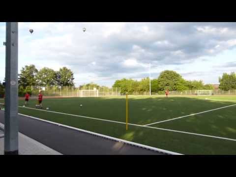 Kunstrasenplatz an der Fritz-Pullig Straße in Sankt Augustin - Hangelar