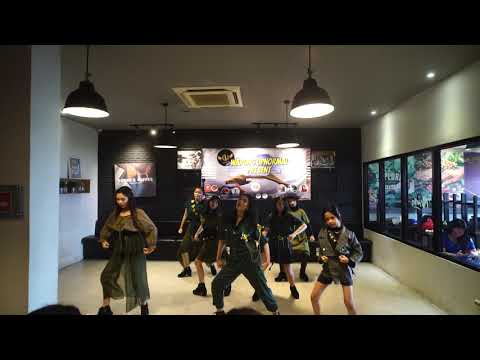 [Upnormal project] CLC-BLACK DRESS+HELICOPTER,COVER BY"CHANDELIER"