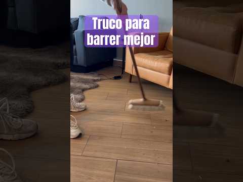 Hack para barrer la casa #hacks #trucos #cleaning #limpieza #escoba